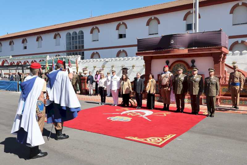 Robles participă la ceremonia de omagiu adus celor căzuți din Grupul Obișnuiților Ceuta Nr. 54