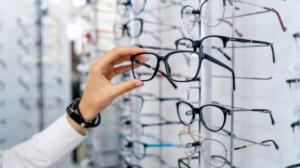 comunitatea-madrid-va-oferi-gratuit-ochelari-cu-prescriptie-copiilor-sub-14-ani-care-sufera-de-defecte-vizuale,-cum-ar-fi-miopie-sau-astigmatism.