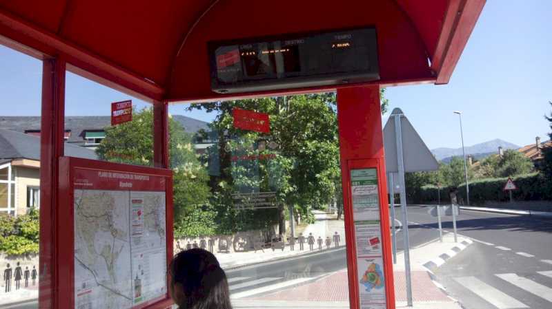 Comunitatea Madrid reînnoiește 36 de adăposturi de autobuz în Villanueva de la Cañada, Getafe și San Sebastián de los Reyes