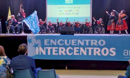 Comunitatea Madrid participă la a XI-a Întâlnire intercentrică în care seniorii și profesioniștii împărtășesc activități recreative și culturale