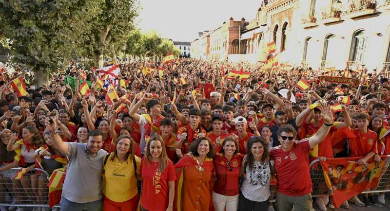 Alcalá – Alcalá de Henares vibrează cu victoria Spaniei în Euro Cup cu ecranul gigant instalat în Plaza de Cervantes