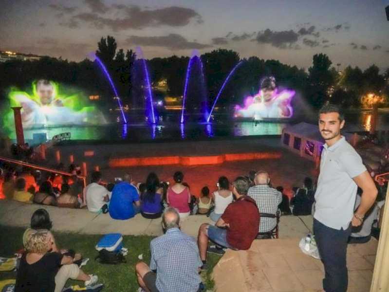 Torrejón – Spectacolul unic de apă, lumină și sunet din Spania, Parque Europa Fountain Show, continuă în acest weekend cu trei montaje…