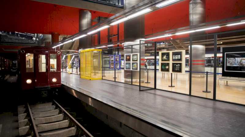 Comunitatea Madrid primește peste 4.500 de vizite la expoziția fotografică Miradas, Metro în optzeci de momente