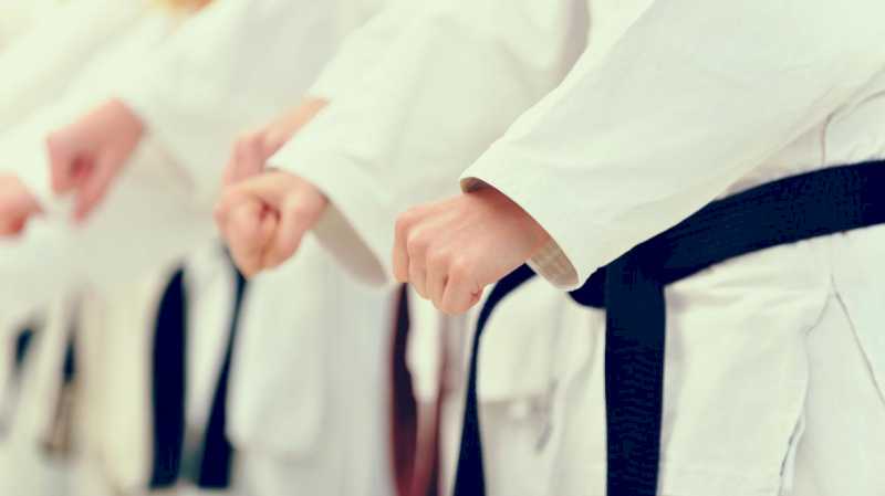 Comunitatea Madrid sprijină 4.500 de copii și tineri să practice canotaj, karate sau tenis în campusurile sale de promovare a sportului