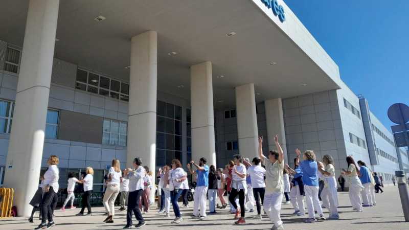 El Hospital público del Henares conmemora el Día mundial del cáncer de mama con una clase de zumba solidaria