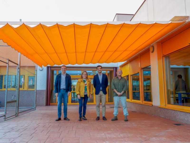 Torrejón – El Ayuntamiento de Torrejón de Ardoz instala una pérgola con toldo en el Colegio público de Educación Especial Iker Casillas que…