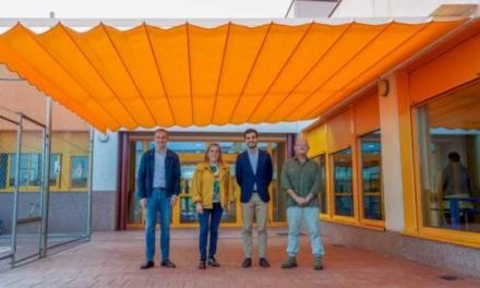 Torrejón – El Ayuntamiento de Torrejón de Ardoz instala una pérgola con toldo en el Colegio público de Educación Especial Iker Casillas que…