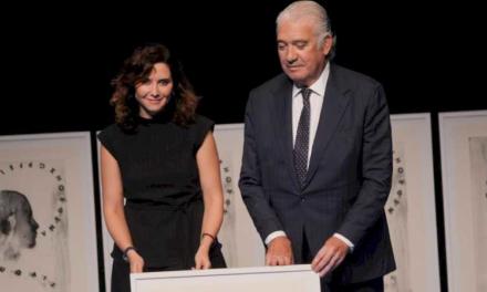 Díaz Ayuso participa en los Premios Influyentes que reconocen a personas y empresas extraordinarias