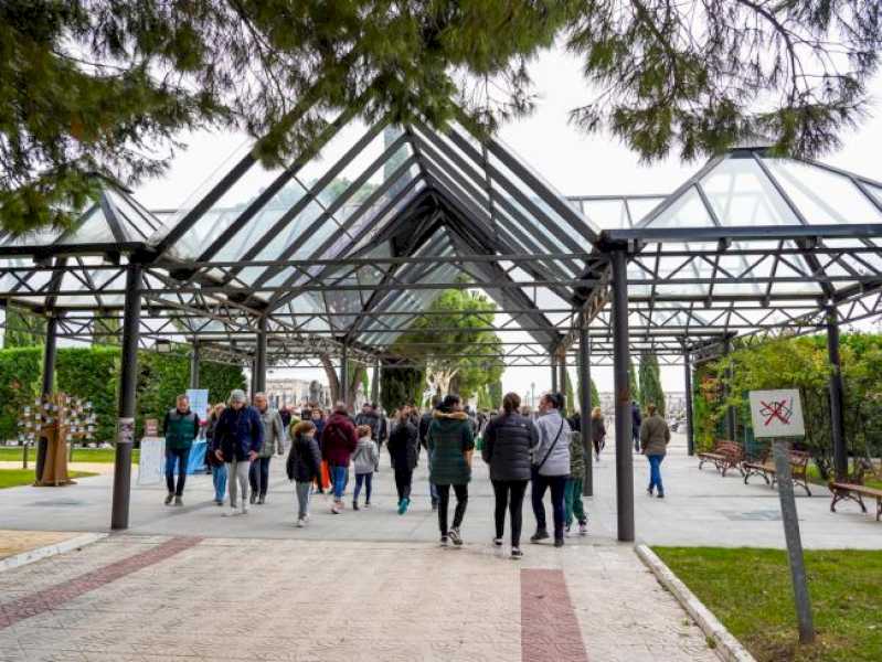 Torrejón – Con motivo del Día de Todos los Santos, hasta el viernes 1 de noviembre, se amplía el horario del cementerio y se refuerza el se…