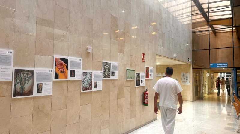 El Hospital público de Móstoles acoge la exposición ‘¡Qué arte tiene tu anatomía!’, creada por estudiantes de Medicina y Bellas Artes