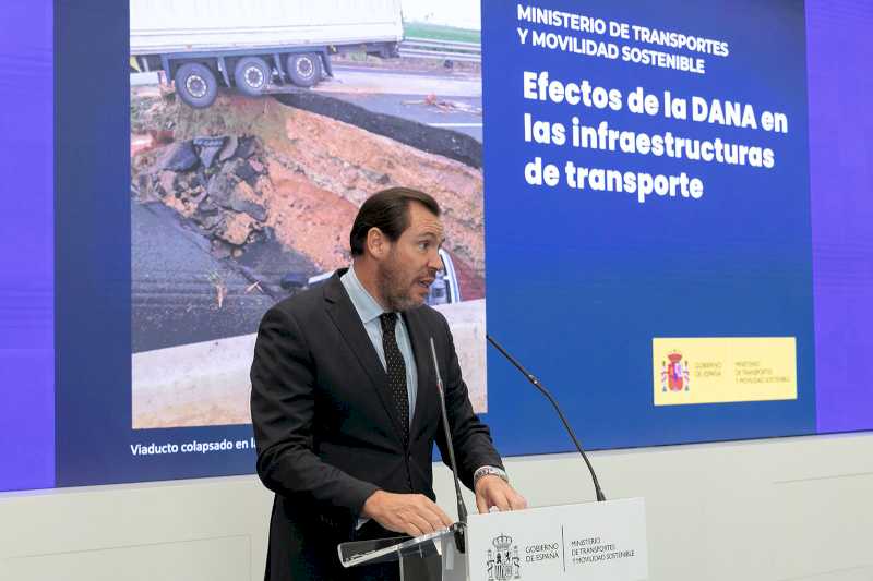 Oscar Puente explica que las principales carreteras, tres líneas de Cercanías y la línea de alta velocidad en Valencia están gravemente dañadas por la DANA