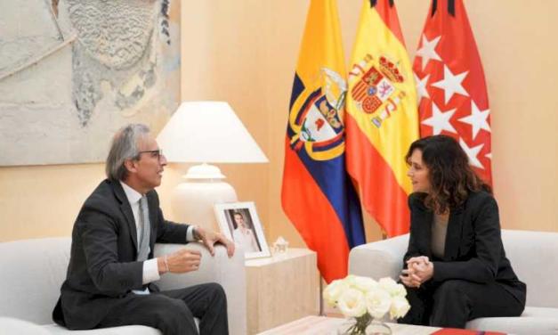 Díaz Ayuso se reúne con el embajador de la República de Colombia en España para presentar la región como destino turístico e inversor