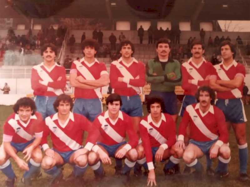 Torrejón – La AD Torrejón CF rendirá un homenaje a los jugadores que estuvieron en el club en Segunda B en el partido que disputará este do…