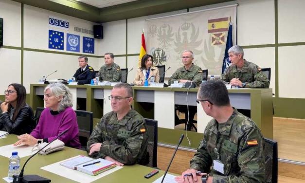 Robles destaca que unidades del Ejército de Tierra de toda España han sido desplegadas en Valencia