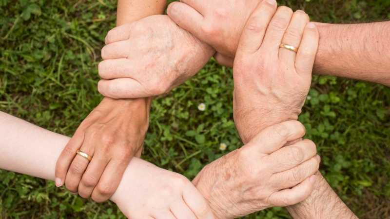 La Comunidad de Madrid organiza una jornada para sensibilizar sobre la importancia del apoyo psicosocial a cuidadores familiares de personas mayores