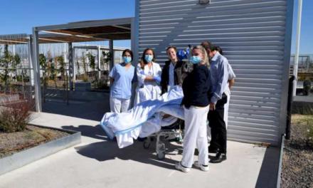 El Hospital público Infanta Sofía organiza paseos al aire libre para los pacientes de la UCI como parte del tratamiento de recuperación