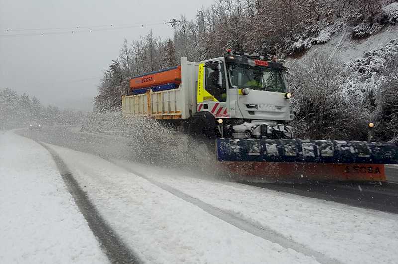 Transportes prepara 1.487 quitanieves y 253.265 toneladas de fundentes para mantener las carreteras ante las nevadas