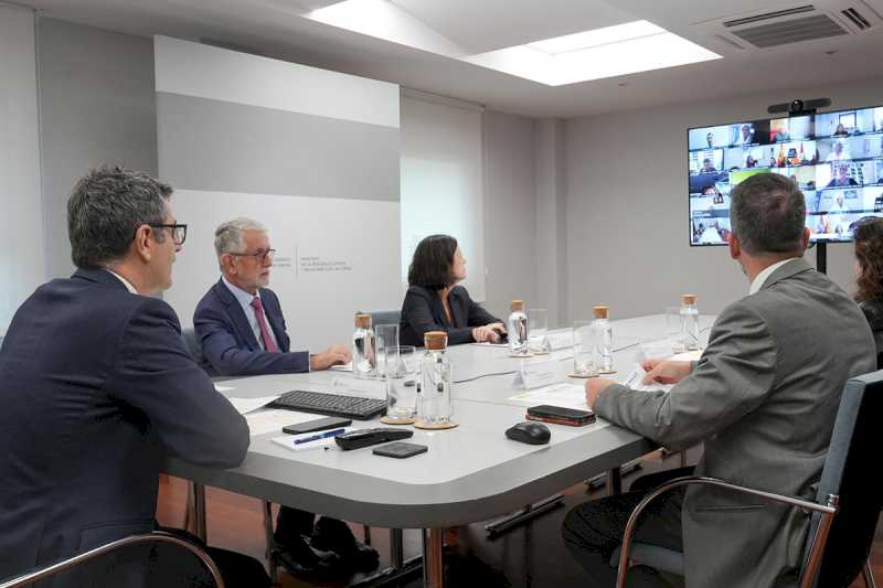 Bolaños agradece la labor de los médicos forenses y técnicos de autopsia por su actuación en las zonas afectadas por la DANA