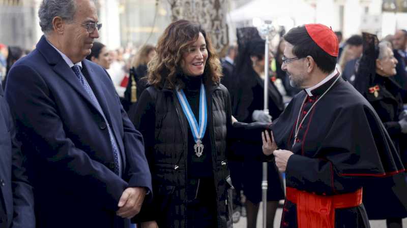 Díaz Ayuso recuerda en La Almudena a todos los afectados por la DANA: “Vamos a pedir por todos ellos desde Madrid, donde se les quiere tanto”