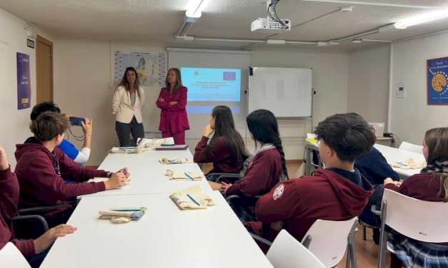 La Comunidad de Madrid incorpora la lengua de signos, la lectura fácil y un programa para niños con TEA en sus museos y salas de exposiciones