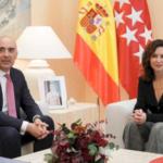 Díaz Ayuso recibe en la Real Casa de Correos al presidente de Airbus en España