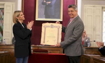 Alcalá – El colegio Doctora de Alcalá recibe la Medalla de Plata de la Ciudad con motivo de su 50 aniversario