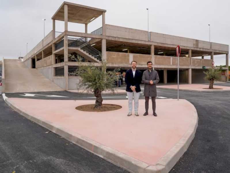 Torrejón – Inaugurado el nuevo aparcamiento en altura gratuito de 653 plazas y tres plantas situado junto a la Estación de Torrejón de Ardo…