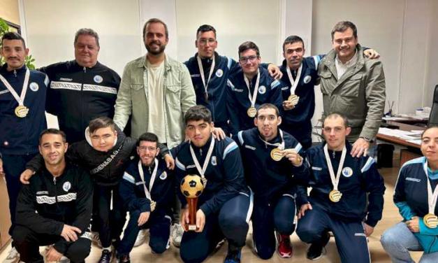 Arganda – Alberto Escribano recibe al equipo de fútbol adaptado del Arganda Futsal tras proclamarse campeones de España