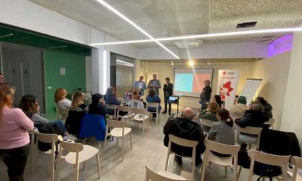 La Comunidad de Madrid organiza talleres vecinales en hogares de la Agencia de Vivienda Social con el programa Mediadores Naturales