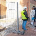 Alcalá – El Ayuntamiento de Alcalá invierte más de 85.000 euros en la mejora de las aceras de Reyes II en el barrio de Reyes Católicos