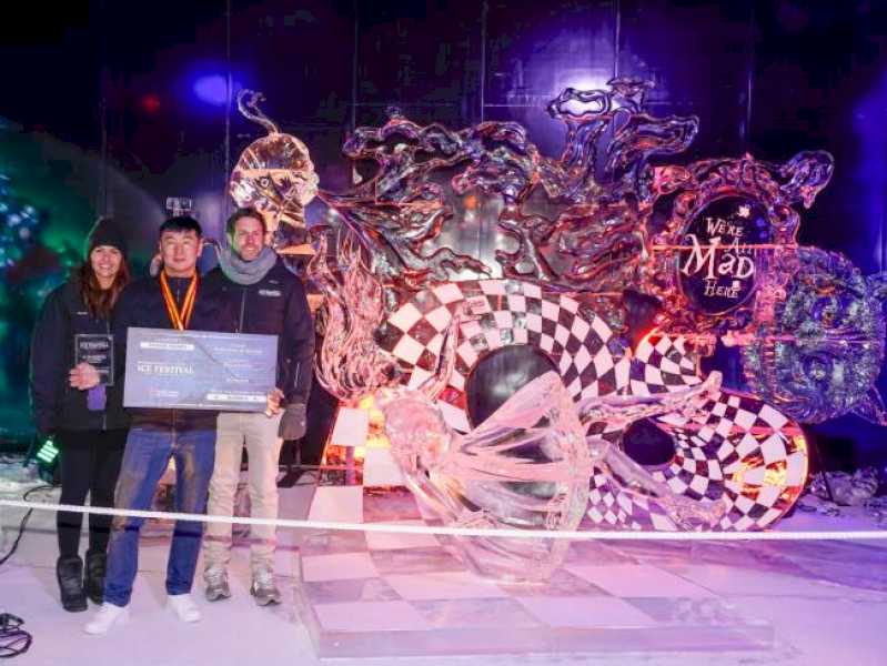 Torrejón – La escultura “Alicia: un viaje alucinante”, del equipo de Mongolia, ganadora de la tercera edición del Ice Festival, dedicado al…