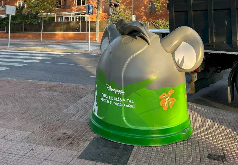 Alcalá – Alcalá pone en marcha la campaña ‘La magia de reciclar vidrio’ con contenedores temáticos de Disney