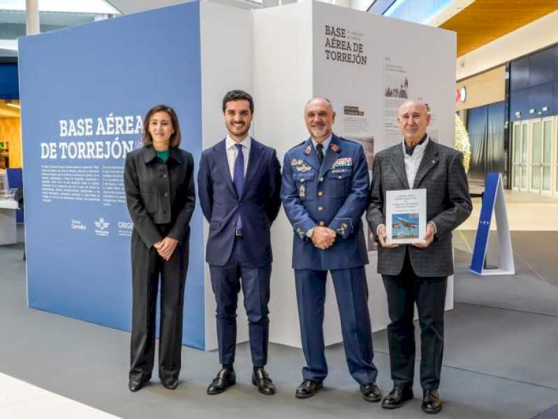 Torrejón – El Centro Comercial Parque Corredor acoge una exposición conmemorativa sobre la historia de la Base Aérea de Torrejón de Ardoz