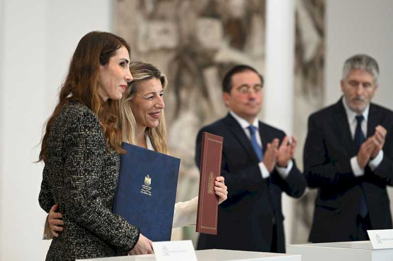 Yolanda Díaz refuerza la colaboración sociolaboral con Palestina firmando un memorado de entendimiento