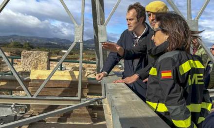 Margarita Robles constata el avance de los trabajos de las Fuerzas Armadas en Valencia