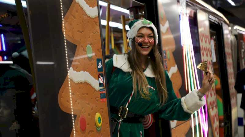 La Comunidad de Madrid comienza el viaje de la Navidad en Metro con un tren mágico decorado que recorrerá la Línea 6