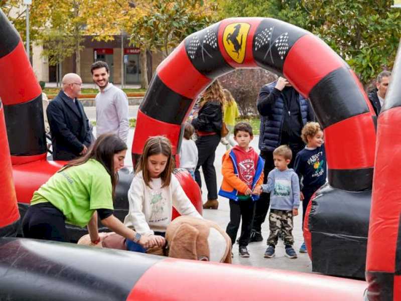 Torrejón – Gran afluencia de familias en las divertidas actividades celebradas con motivo del Día Mundial de la Infancia, demostrando que T…