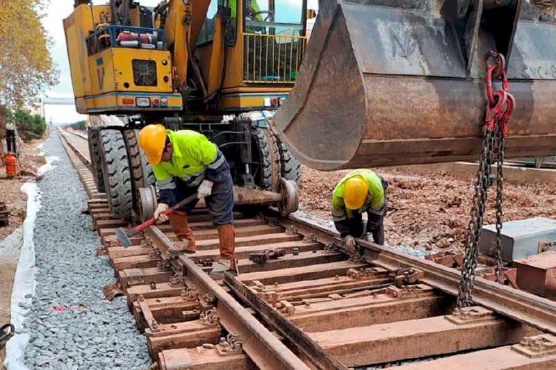 Transportes moviliza 185 millones de euros para reparar la red de Cercanías y de alta velocidad de Valencia dañadas por la DANA