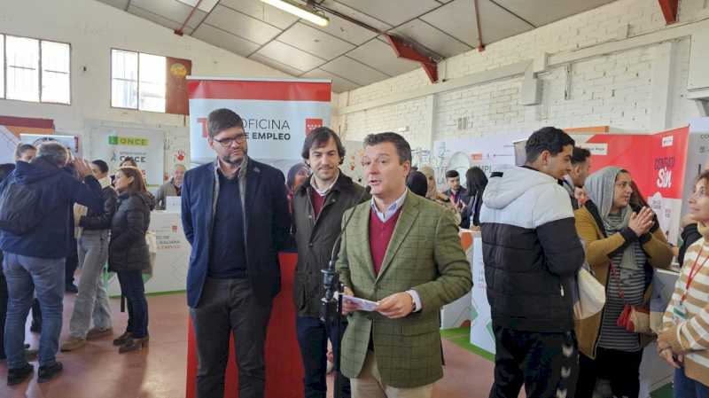 La Comunidad de Madrid celebra la primera Feria de Empleo de la Cañada Real Galiana para ayudar a sus residentes a encontrar trabajo