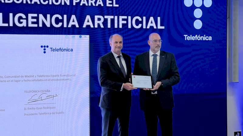 La Comunidad de Madrid firma un protocolo con Telefónica para mejorar con Inteligencia Artificial los servicios que se prestan a los ciudadanos