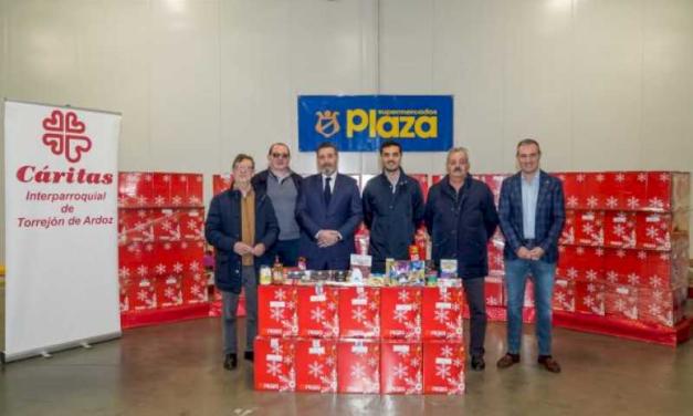 Torrejón – El Ayuntamiento de Torrejón de Ardoz continúa con sus muestras solidarias y entrega a Cáritas 500 cestas con alimentos y product…