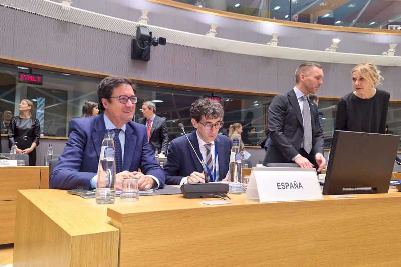 Óscar López defiende en el Consejo de Telecomunicaciones de la UE que Europa se dote de un modelo digital propio