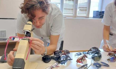 Oftalmólogos del Hospital público Clínico San Carlos llevan 5.000 gafas graduadas a un centro sanitario de República Dominicana