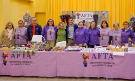 Torrejón – AFTA, la Asociación PLATA y la Asociación de Parkinson celebran un mercadillo solidario navideño con el fin de recaudar fondos p…