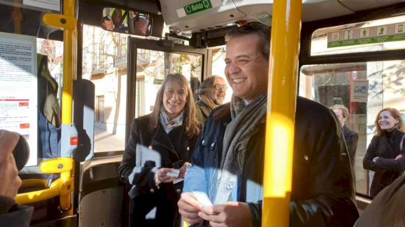 La Comunidad de Madrid incorpora el pago con tarjeta bancaria del billete sencillo en los autobuses urbanos de cuatro municipios