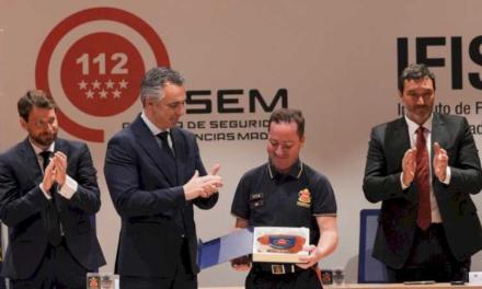 La Comunidad de Madrid rinde homenaje a los bomberos que destacaron por su conducta ejemplar