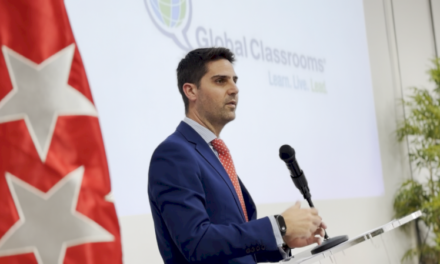 La Comunidad de Madrid celebra 20 años del programa de debate escolar en inglés Global Classrooms