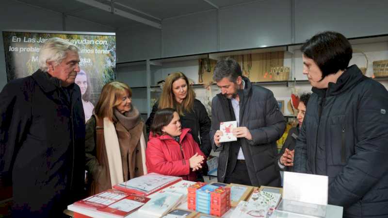 La Comunidad de Madrid inaugura la Casita Solidaria de Pontejos, que ofrece un millar de artículos elaborados por entidades sociales