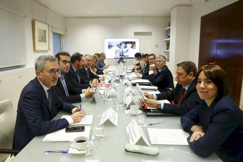 Ángel Víctor Torres preside la tercera reunión de la Comisión Interministerial para el desarrollo de medidas urgentes por la DANA