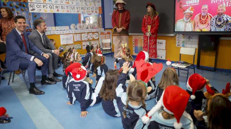 La Comunidad de Madrid activará el 012 Reyes Magos para que los niños puedan pedir sus deseos navideños por videollamada